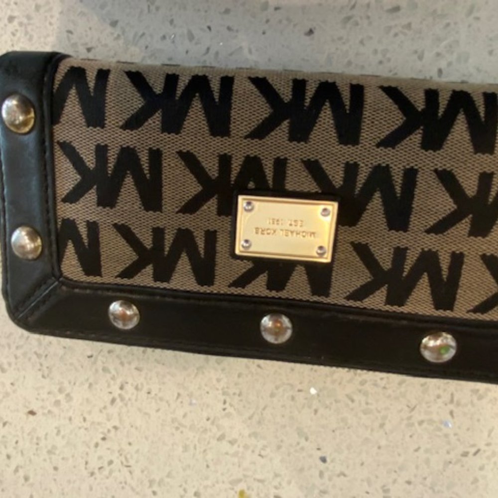 Michael Kors Womens Wallet